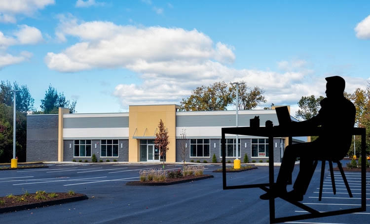 在互聯網公司職場中是聽大領導的還是聽小領導的？